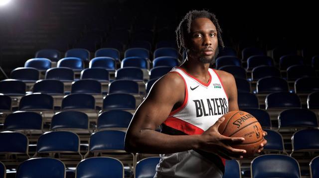 CCTV体育网-斯瓦尼根：一位与命运抗争的NBA球员 曾成功减重80斤但死于肥胖症